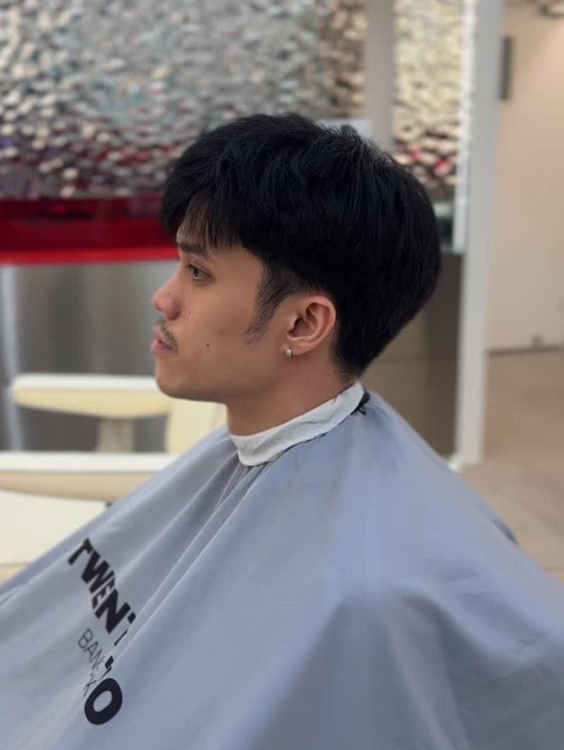 Precision men’s haircut by expert barber at TWENTY.TWO CUT