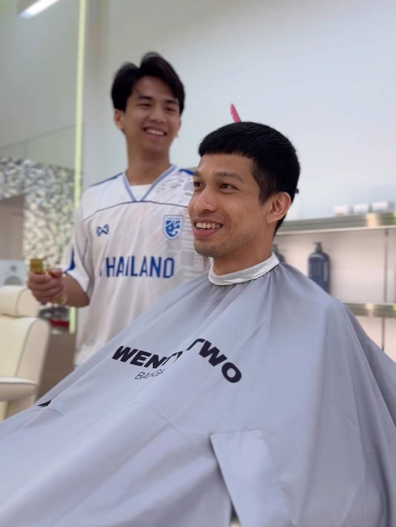 Trendy hair bleaching service for men at TWENTY.TWO CUT Bangkok