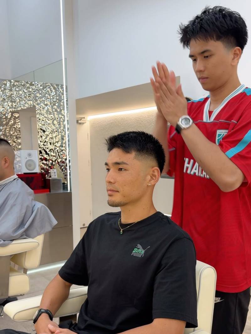 Precision men’s haircut by expert barber at TWENTY.TWO CUT
