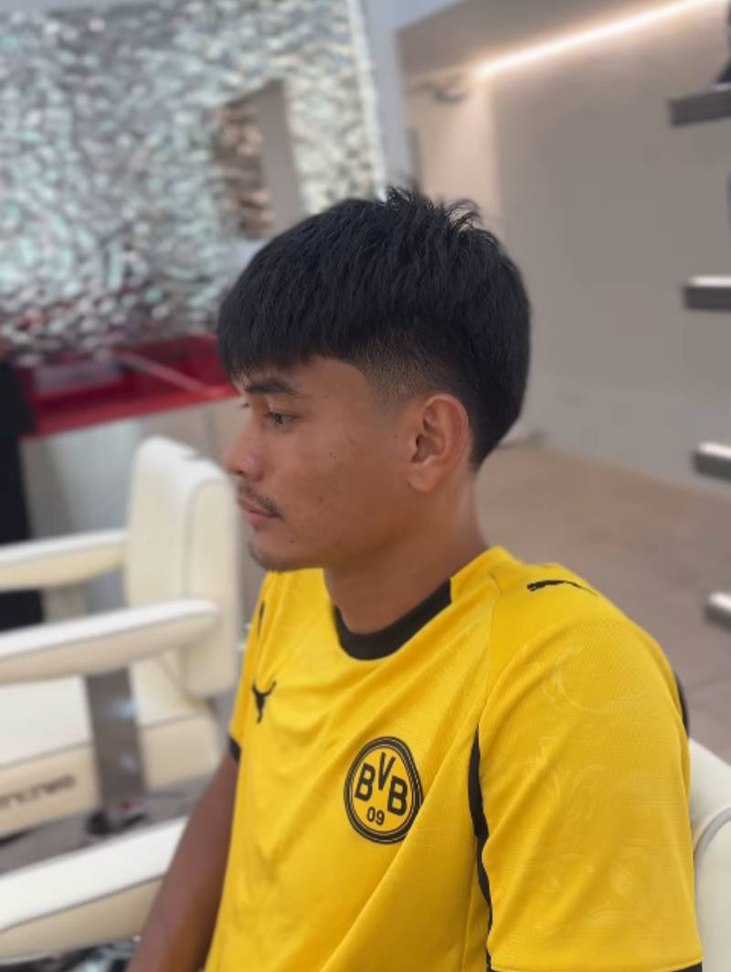 Precision men’s haircut by expert barber at TWENTY.TWO CUT