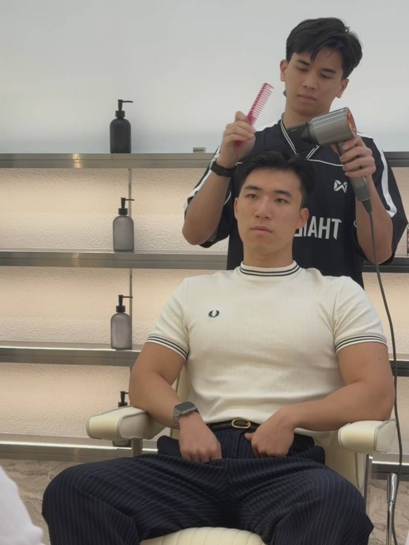 Precision men’s haircut by expert barber at TWENTY.TWO CUT