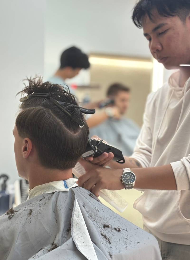 Luxury grooming experience for men at TWENTY.TWO CUT Bangkok – premium haircut, shave, and skincare

