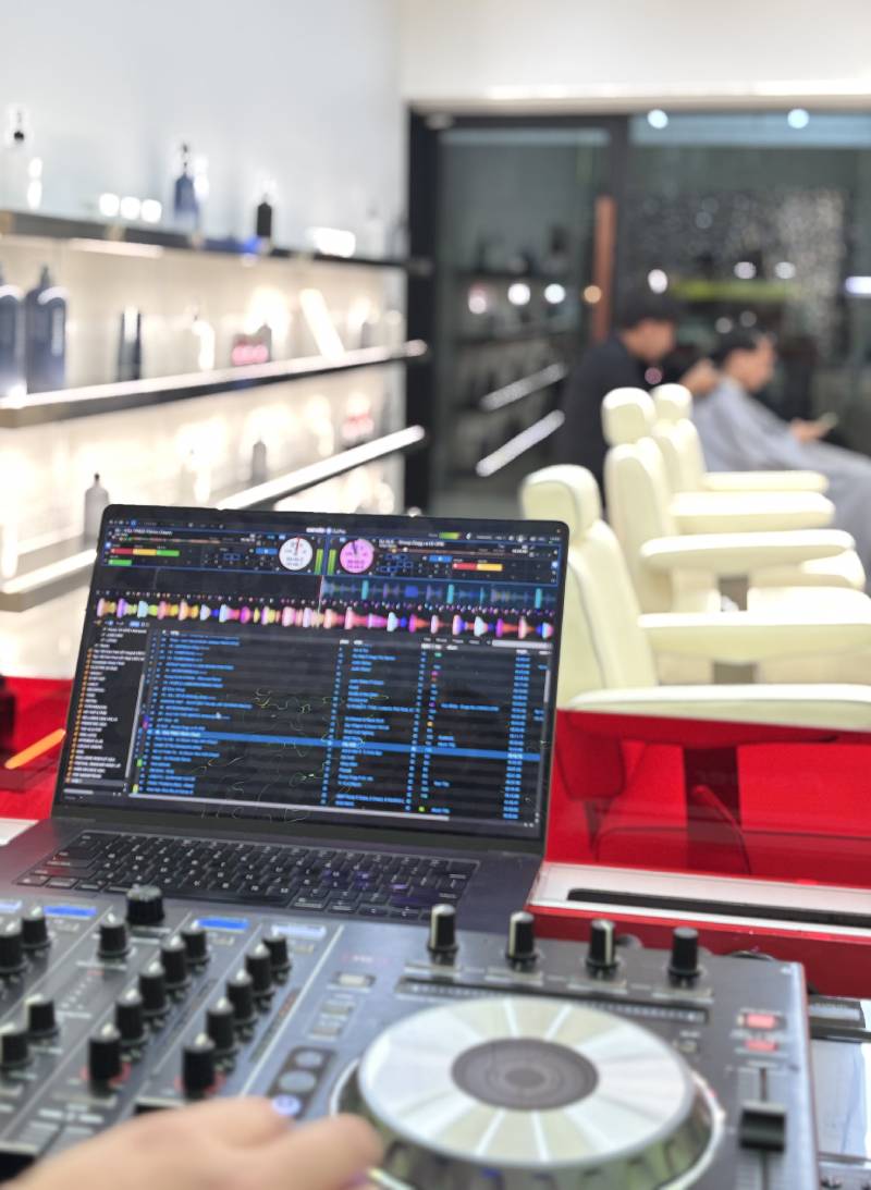 Expert grooming specialists at TWENTY.TWO CUT Bangkok – professional barbers and stylists for men