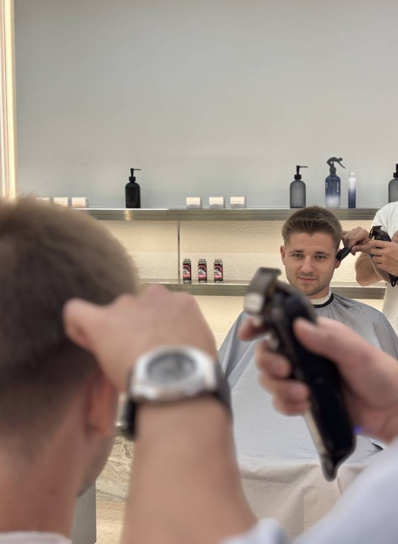 Precision men's haircut at TWENTY.TWO CUT Bangkok – clean, sharp, and expertly tailored grooming